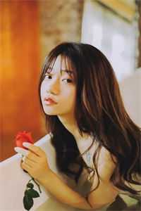 代替他的白月光用美人计后，他疯了白月光裴之勤