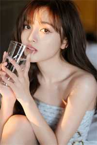 小宫女入怀，新帝总想图谋不轨璃月楚珩钰