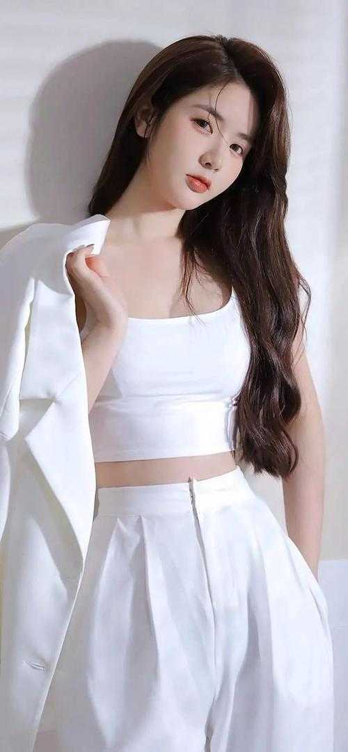 女儿车祸病危，老公却陪白月光女儿游玩迪士尼文章