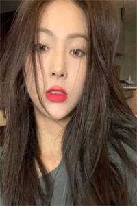 皇上酷爱收集周边，白月光竟是我容妃容贵人结局+番外
