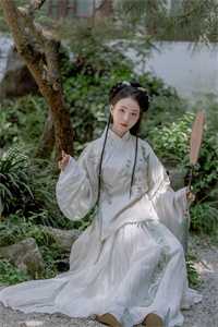 夫君竟是隐藏大佬？王妃她慌了温靖
