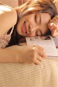 妻子说给初恋过生日，女儿把我推下悬崖全文免费