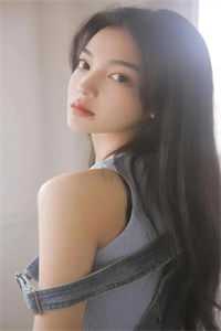 被疯批强制隐婚后，沈导被迫训狗沈回左星辰大结局